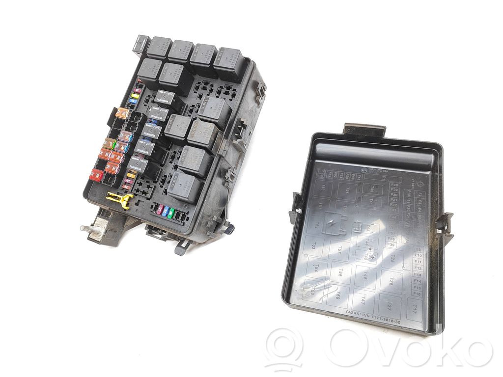 Skrzynka bezpieczników / Komplet   670008648,6293,31102013