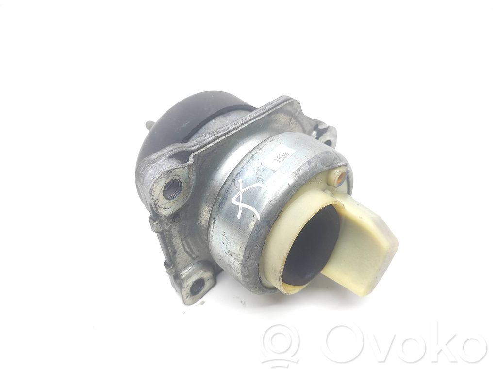 Engine mount bracket   FR3C6B032AD