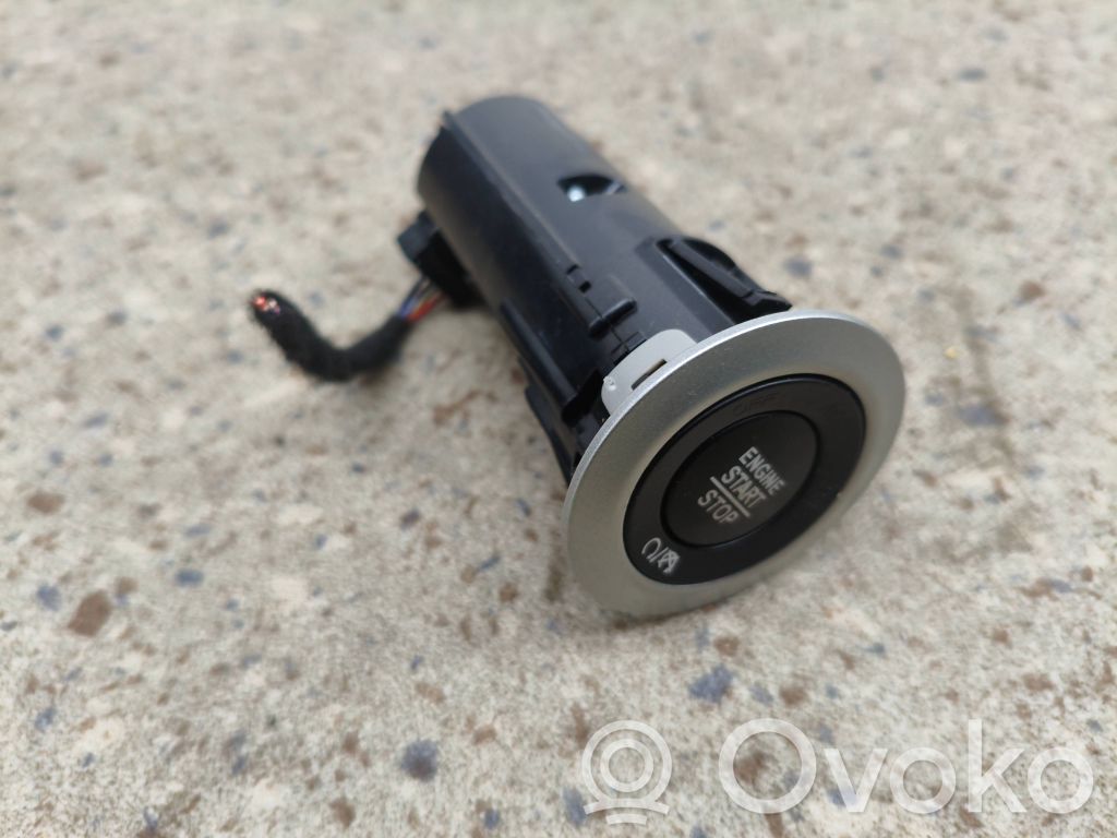 Chrysler Pacifica Interruttore a pulsante start e stop motore 