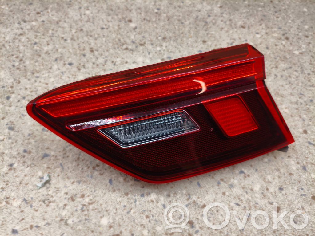 Volkswagen Tiguan Allspace Tailgate rear/tail lights 