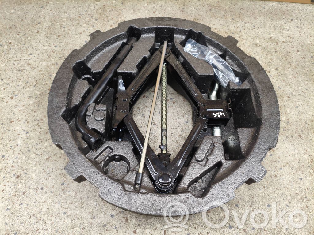 Volvo XC40 Tool set 