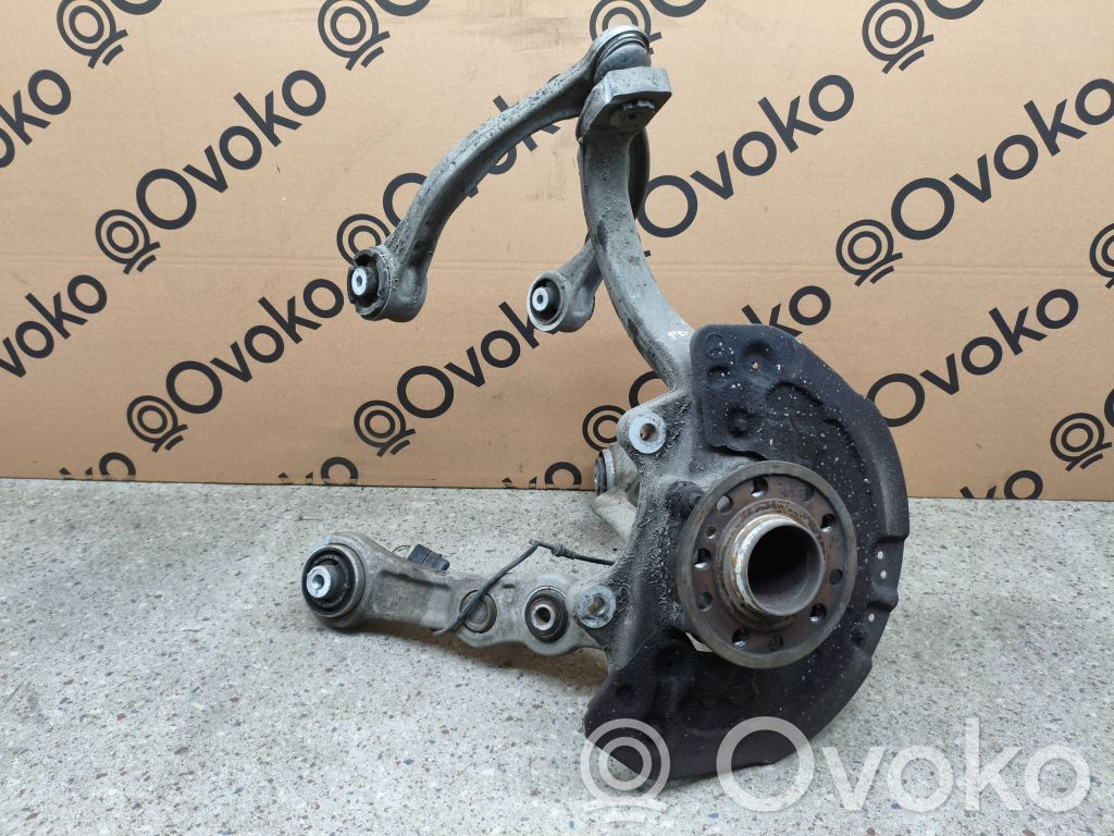 Mercedes-Benz C W205 Fuso a snodo con mozzo ruota anteriore 