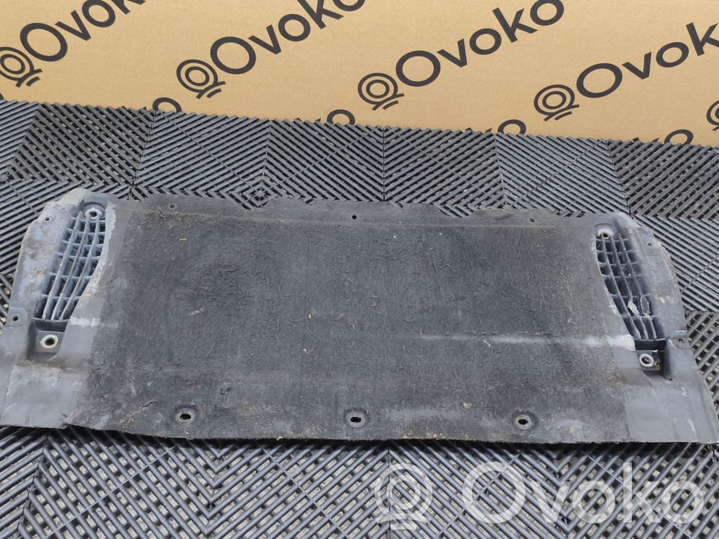 Cache de protection sous moteur