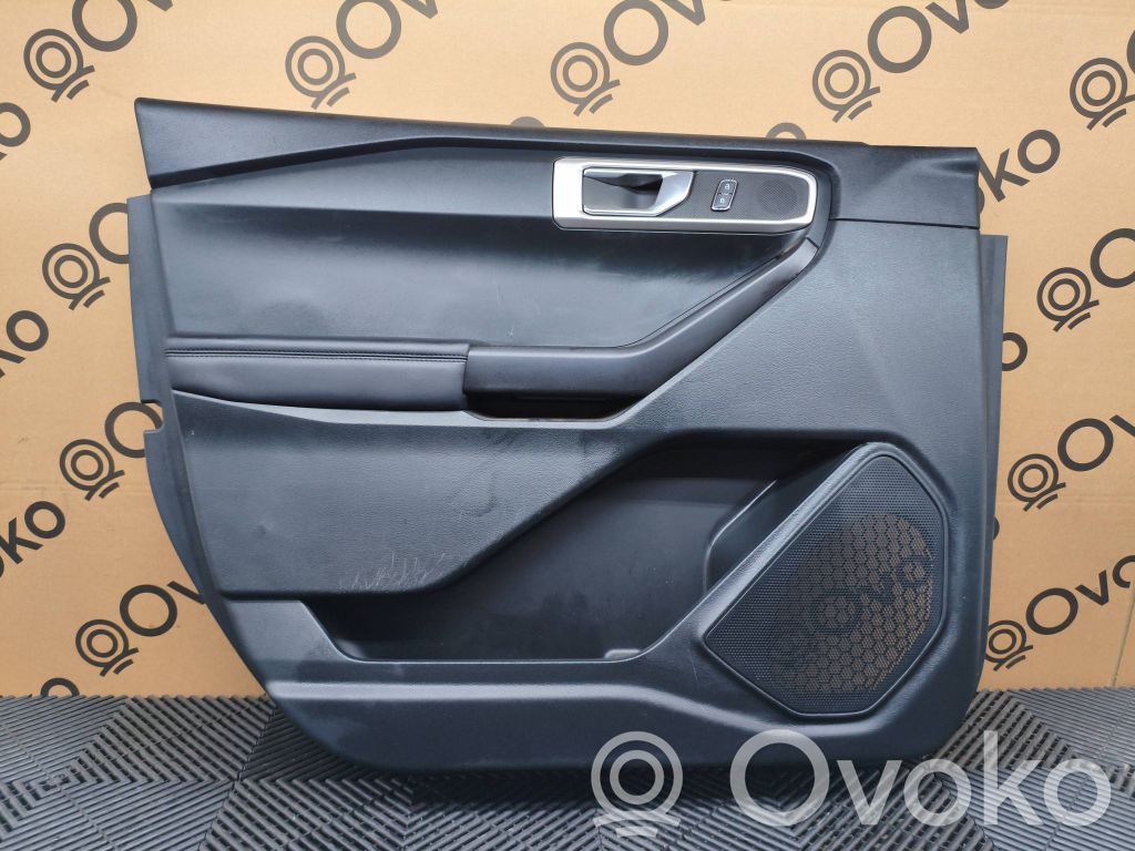 Ford Explorer VI Etuoven verhoilu 