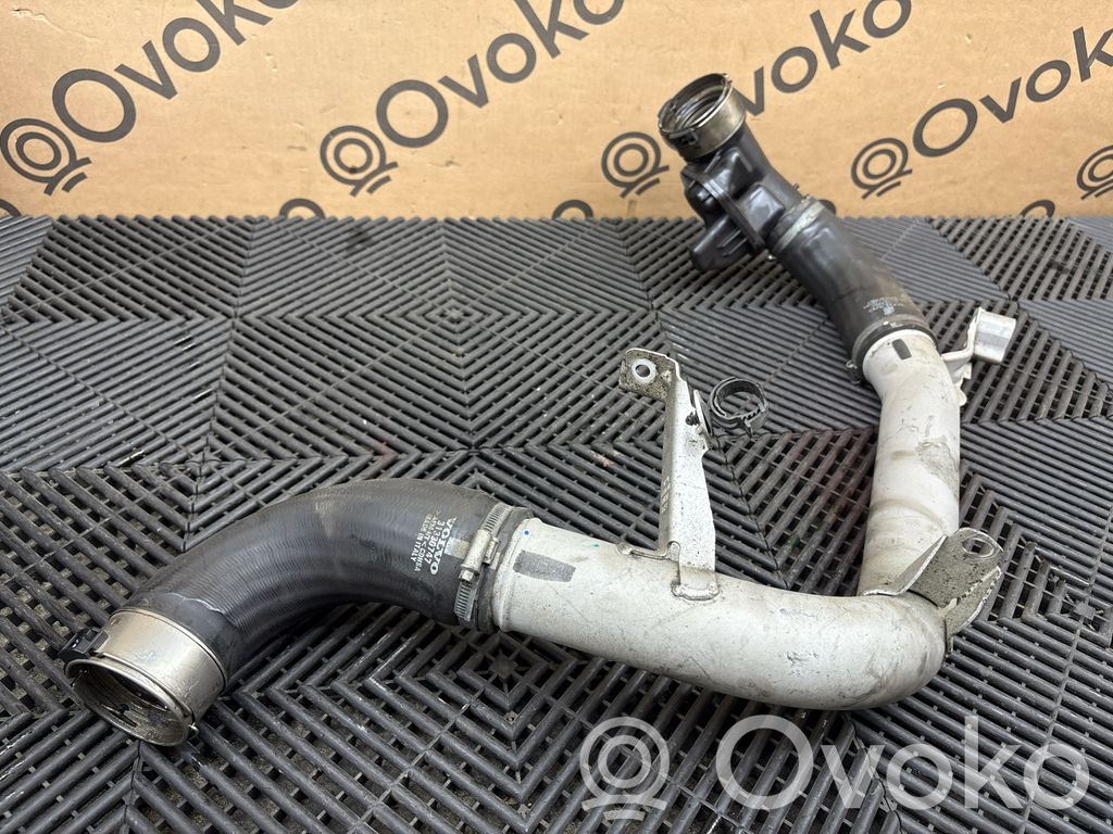 Volvo XC90 Furtun/conductă intercooler 
