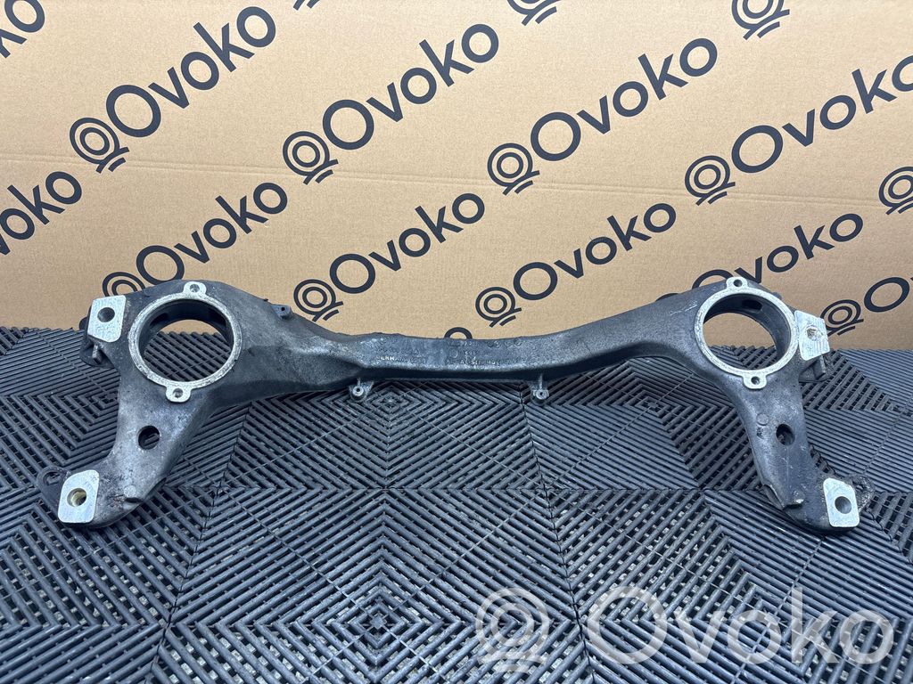 Porsche Cayenne (92A) Engine mounting bracket 
