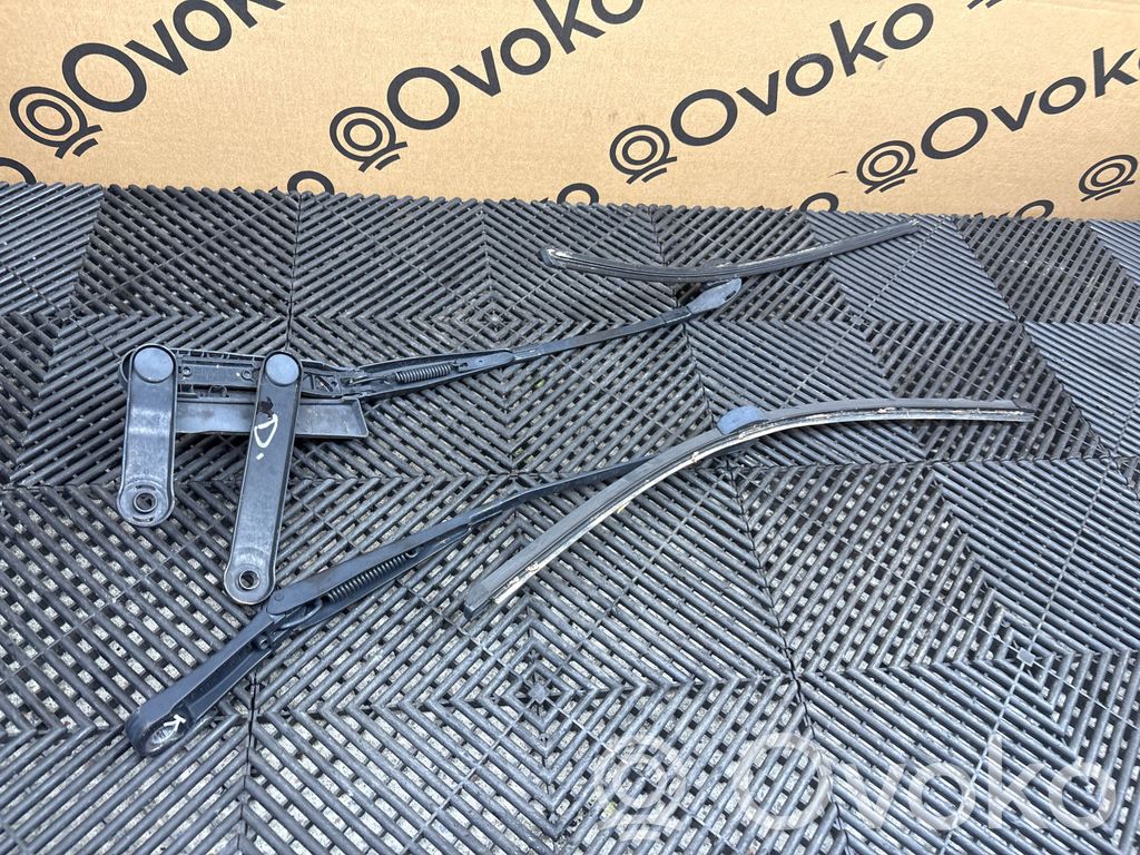 Porsche Cayenne (92A) Braccio della spazzola tergicristallo anteriore
