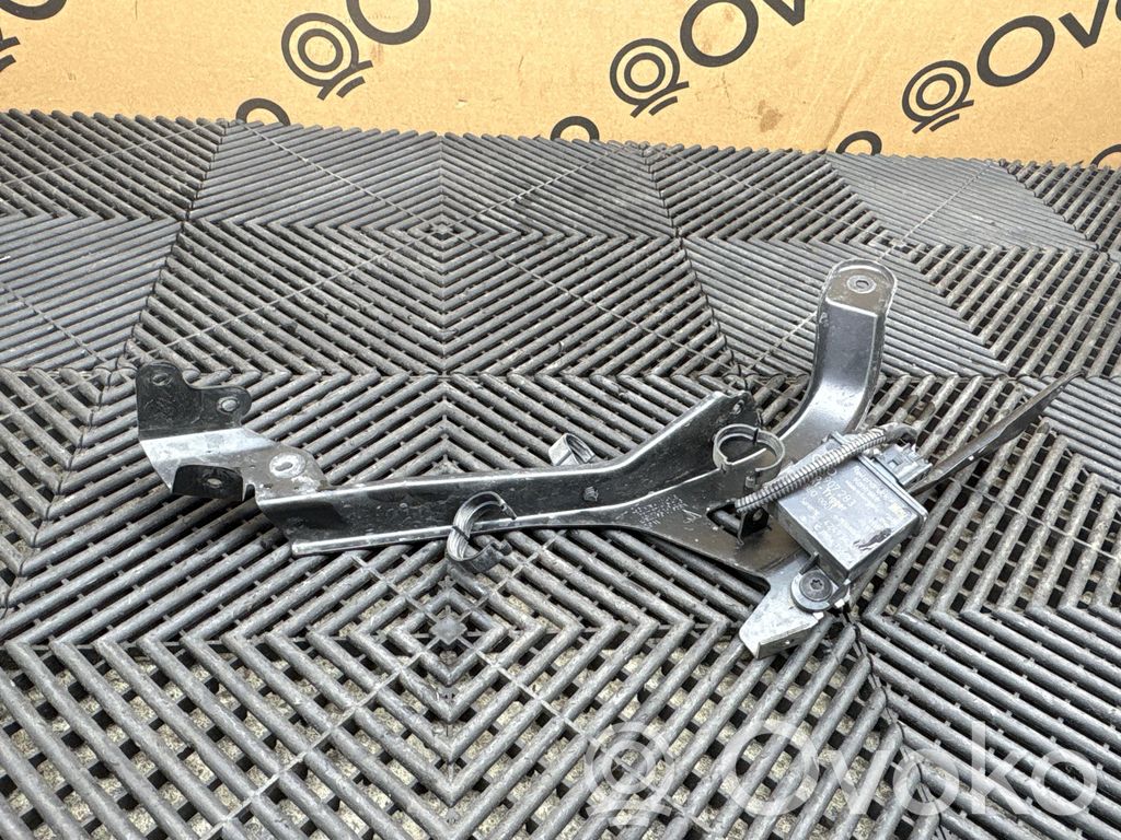 Porsche Panamera (970) Supporto di montaggio del parafango