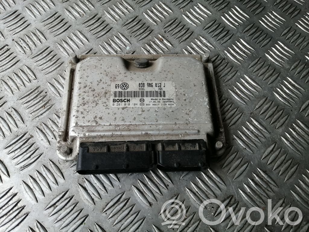 Volkswagen Golf IV Engine control unit/module 