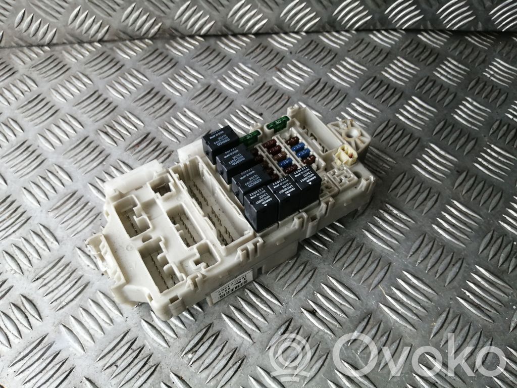 Mitsubishi Grandis Fuse module 
