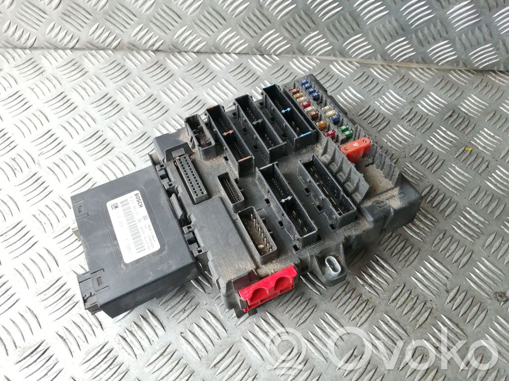Opel Vectra C Fuse module 