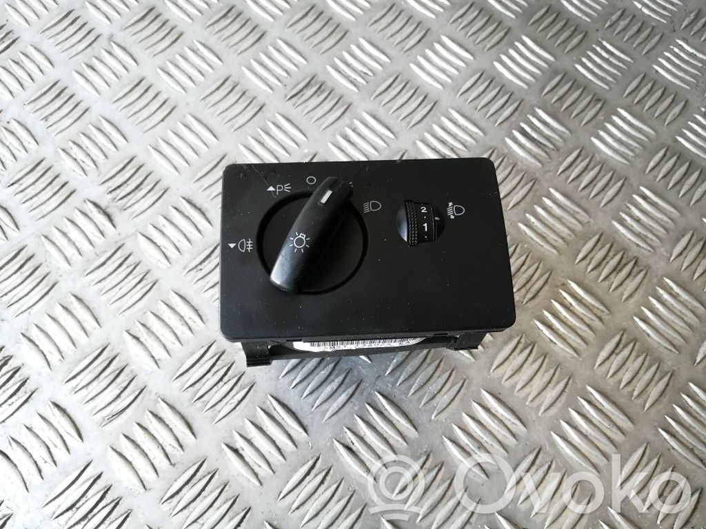 Interruptor de luz   4M5T13A024EA