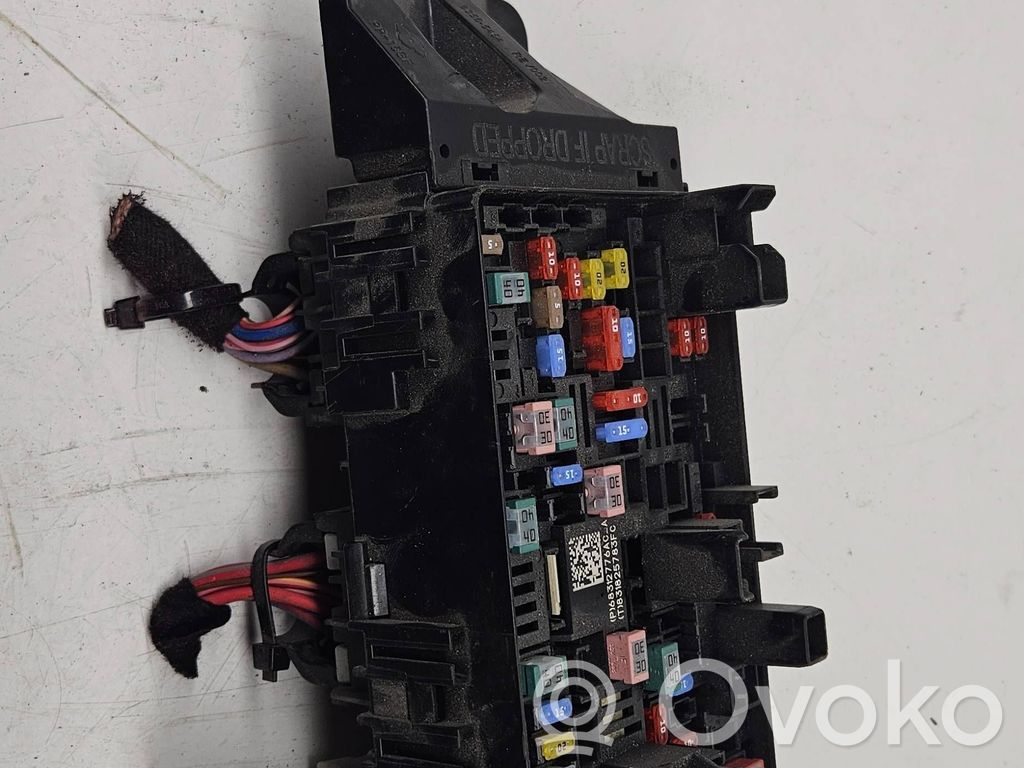 Chrysler Pacifica Fuse box set 
