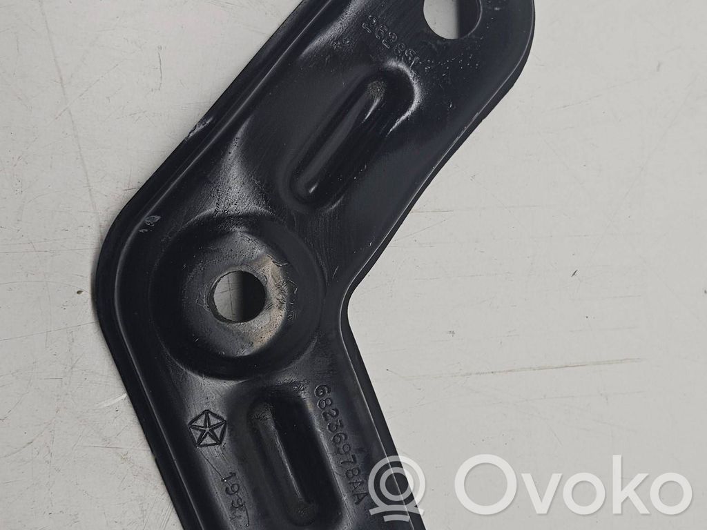 Chrysler Pacifica Muu moottoritilan osa 