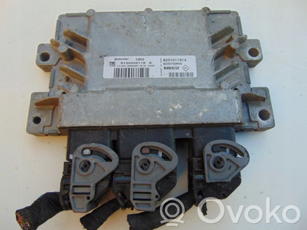 Renault Clio III Engine control unit/module 