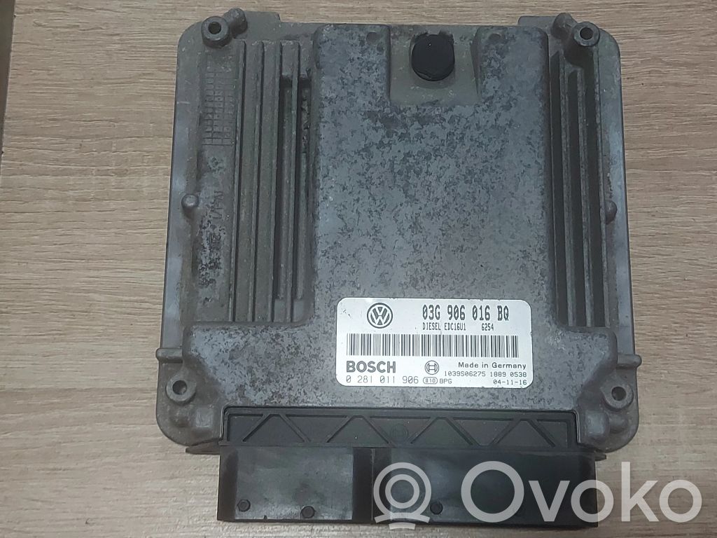 Volkswagen Touran I Engine control unit/module 