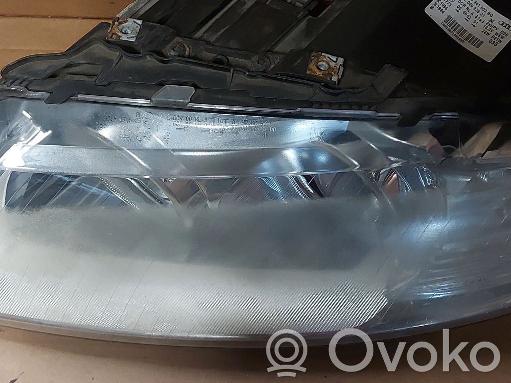 Audi A8 S8 D3 4E Priekinis žibintas 