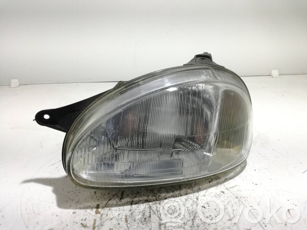 Opel Corsa B Phare frontale 