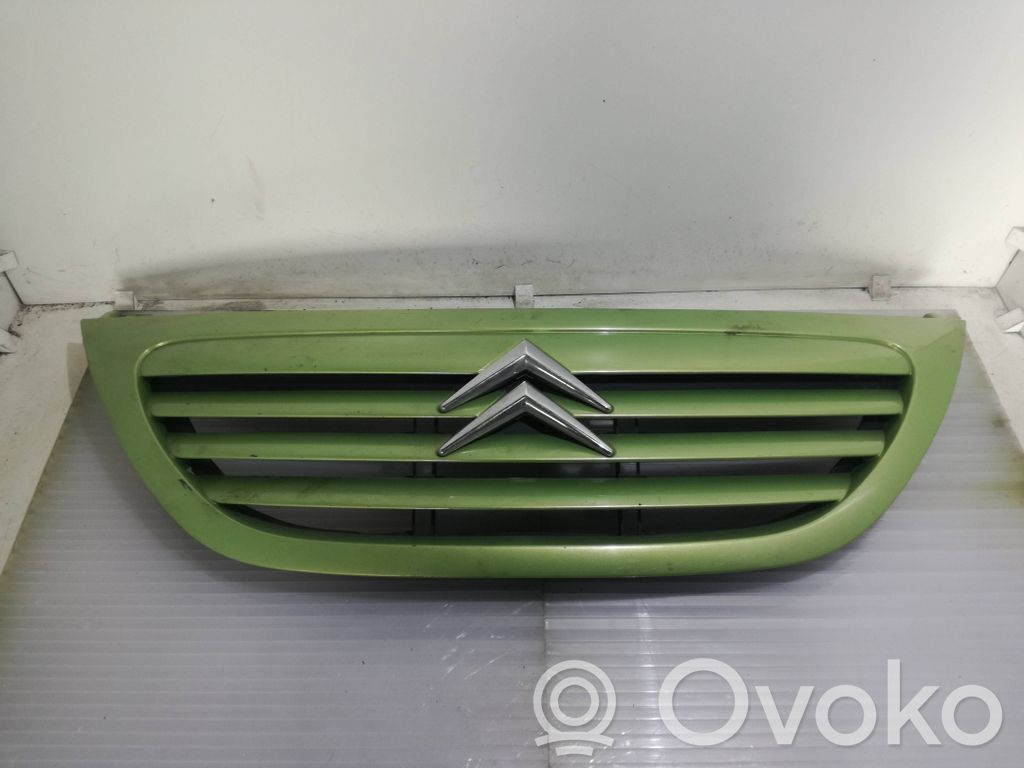 Citroen C3 Etupuskurin ylempi jäähdytinsäleikkö 