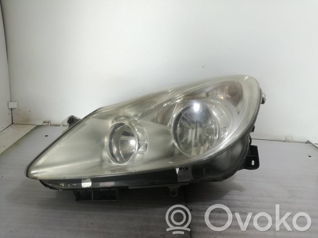 Opel Corsa D Lampa przednia 