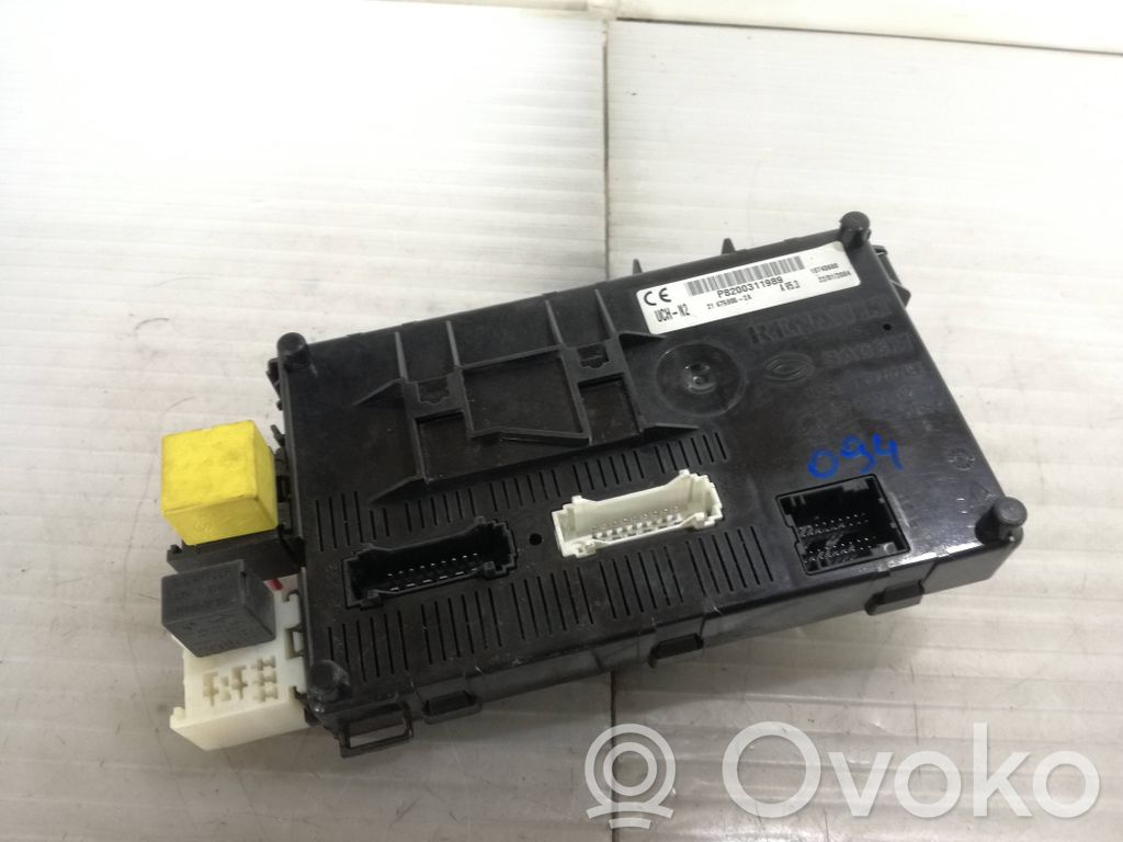 Renault Clio II Unidad de control del BSM 