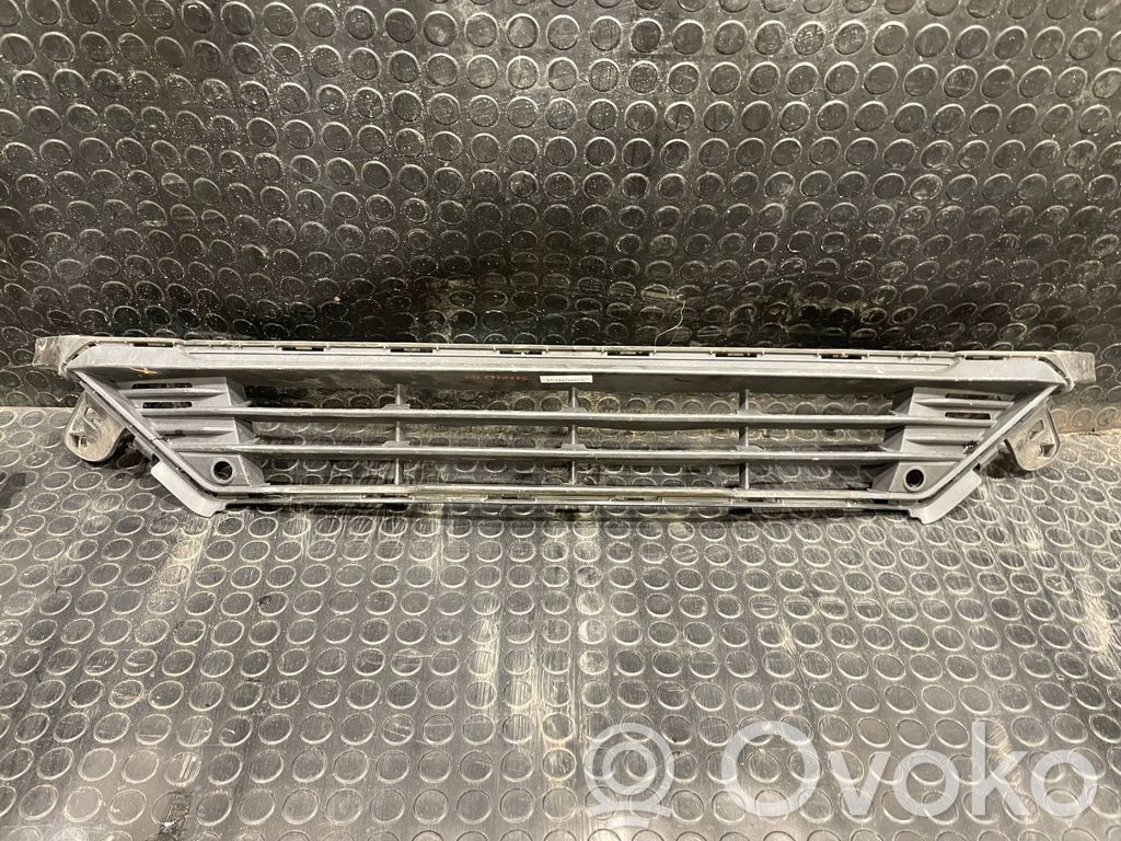 Kratka dolna zderzaka przedniego   32293970,S2602B151