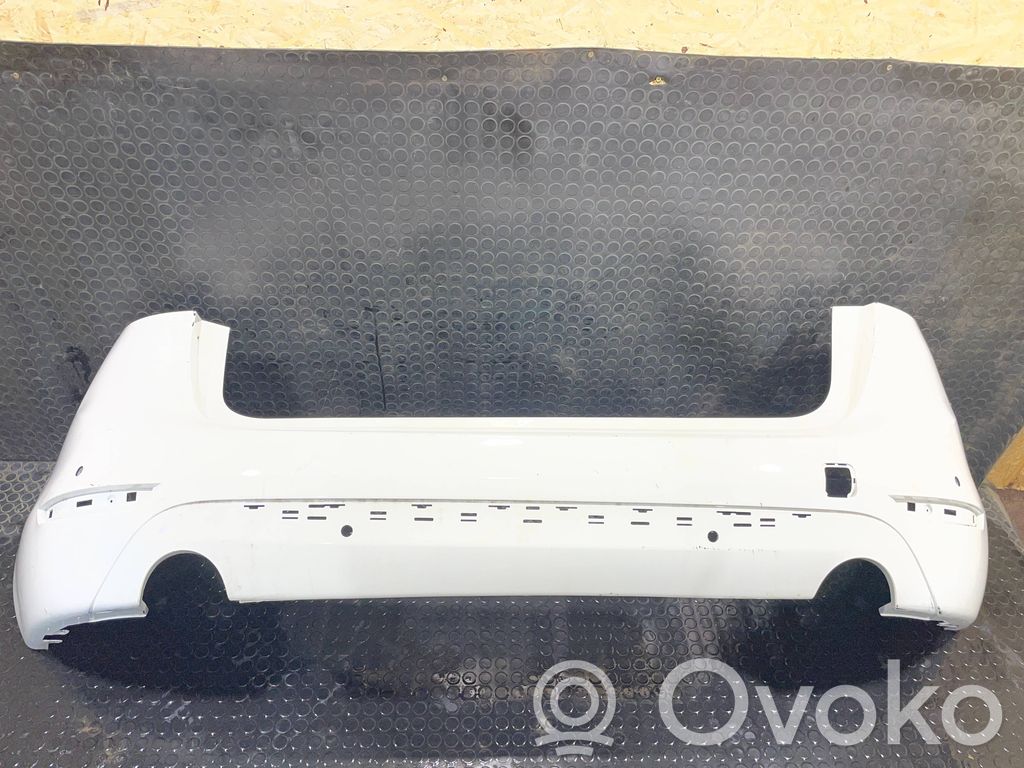 BMW 2 F46 Parachoques 
