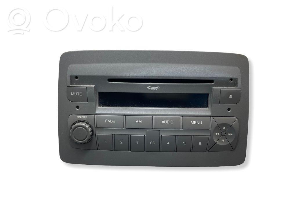 Radio / CD/DVD atskaņotājs / navigācija