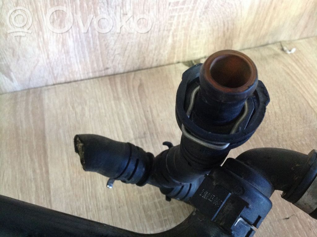 ATG3847 Audi A4 S4 B8 8K Tuyau de liquide de refroidissement moteur