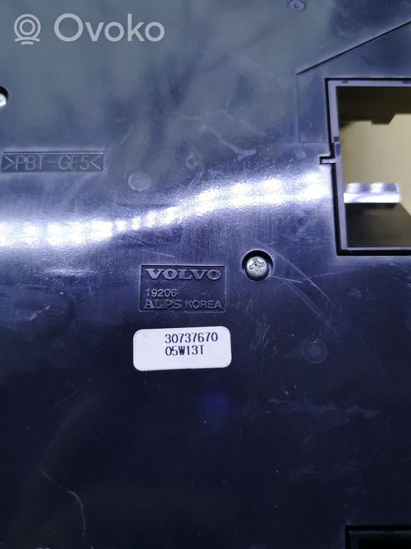 BUI670 Volvo V50 Panel klimatyzacji 30737670 Używane