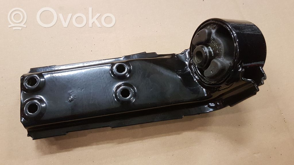 Engine mounting bracket