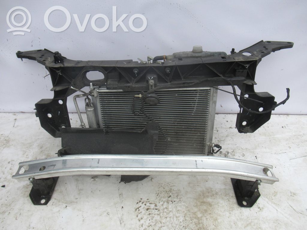 8200290143 Renault Clio III Support de radiateur sur cadre face avant ...