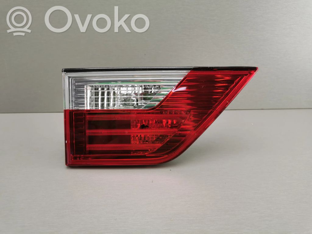 63217162213 BMW X3 E83 Galinis žibintas dangtyje, 160,00 € | RRR
