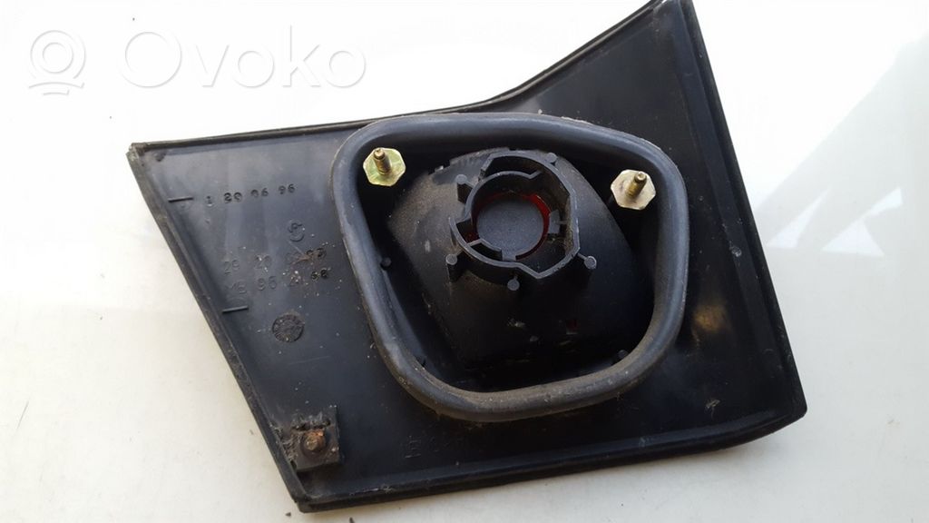 IMP531654 Mitsubishi Carisma Lampy tylnej klapy bagażnika