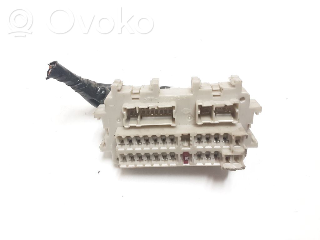 KUR49713 Nissan Navara D40 Module de fusibles EA00A7A22 Pièce auto d