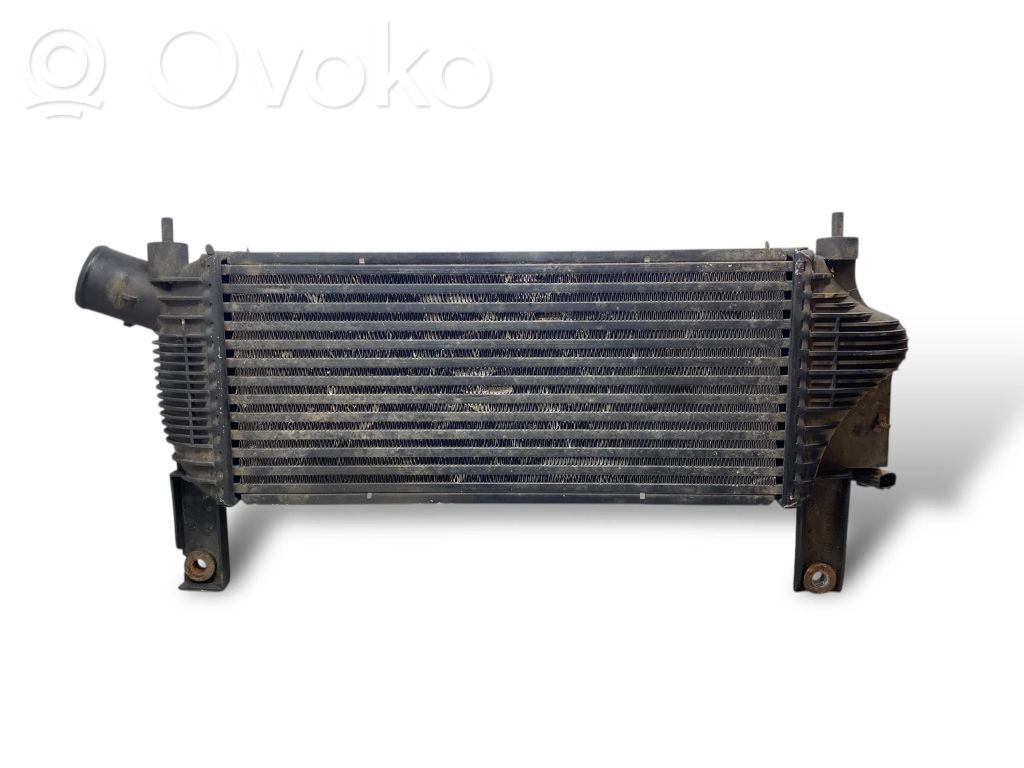 Starpdzesētāja radiators