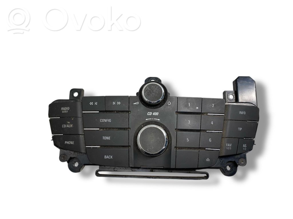 Radio / CD/DVD atskaņotājs / navigācija