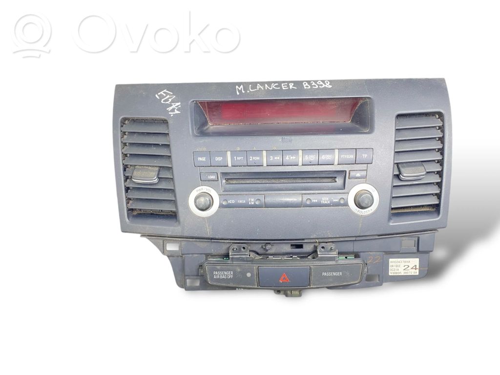 Radio / CD/DVD atskaņotājs / navigācija