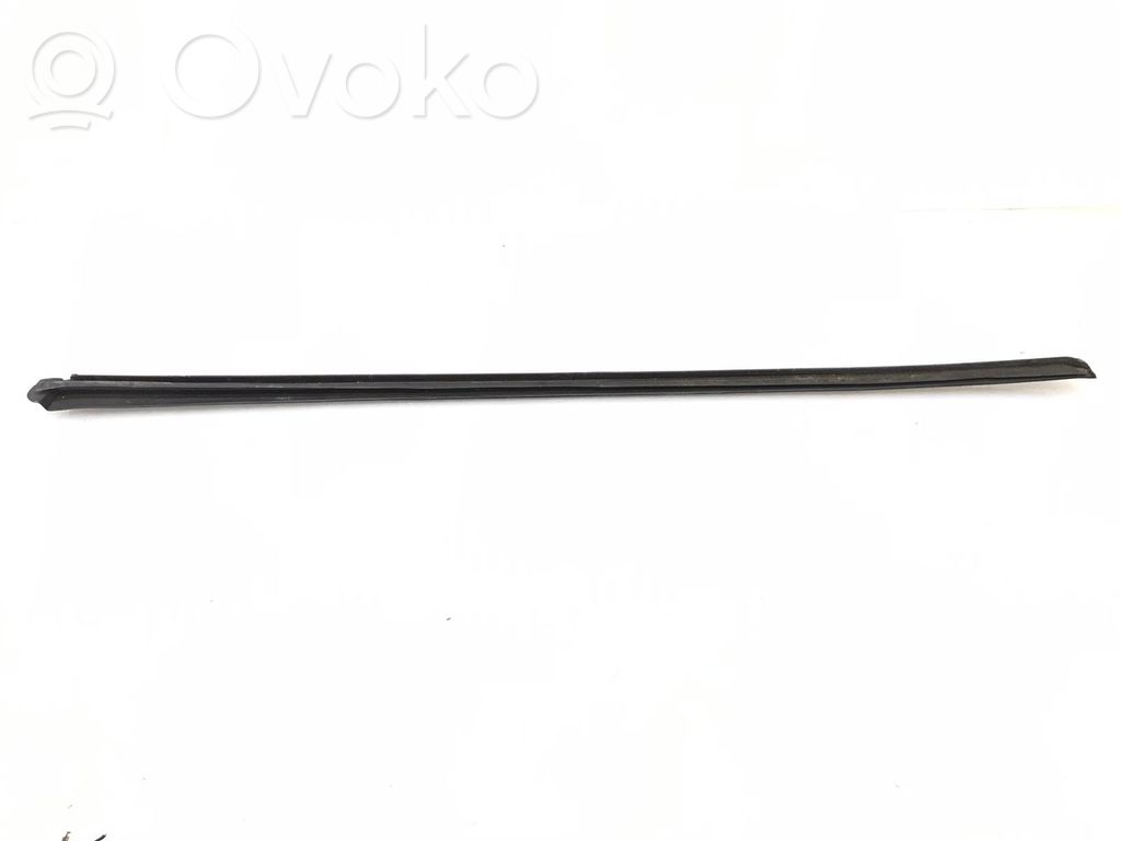 Vējstikla dekoratīvā apdare