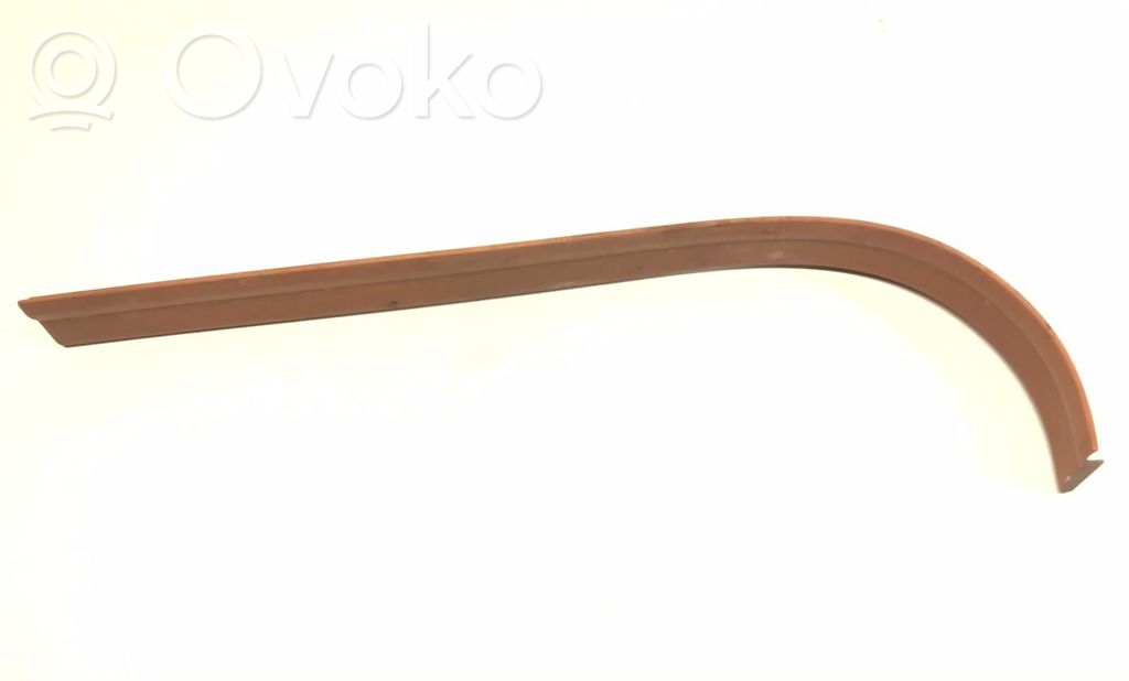 Priekšējā sliekšņa dekoratīvā apdare (iekšējā)