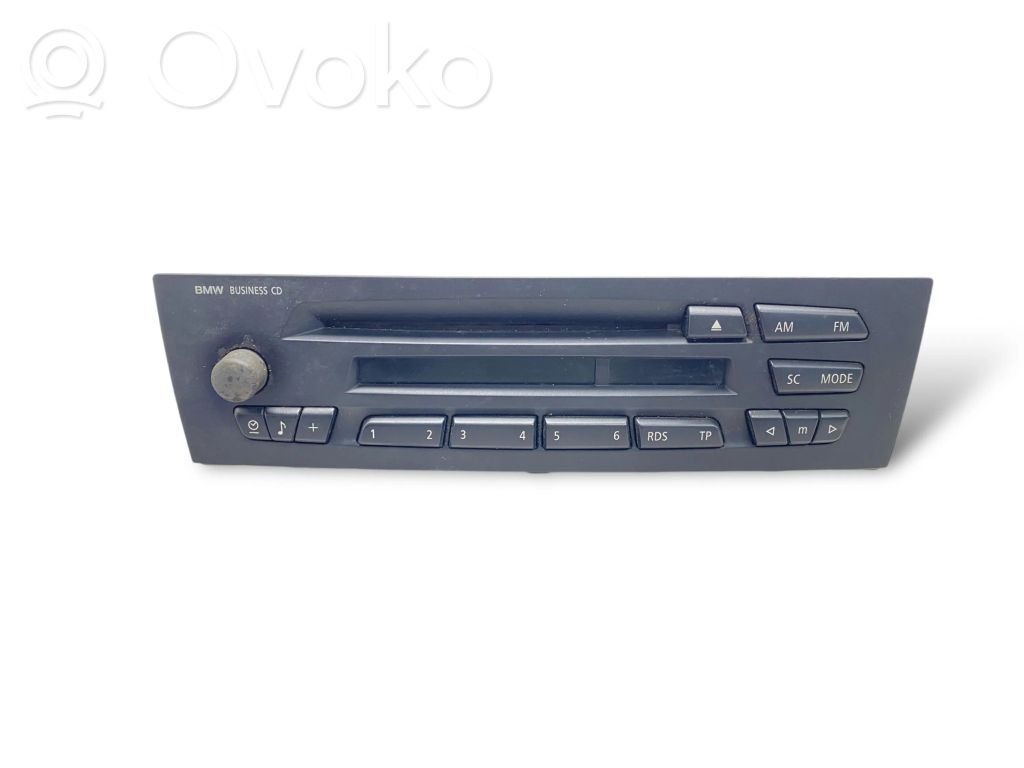 Radio / CD/DVD atskaņotājs / navigācija