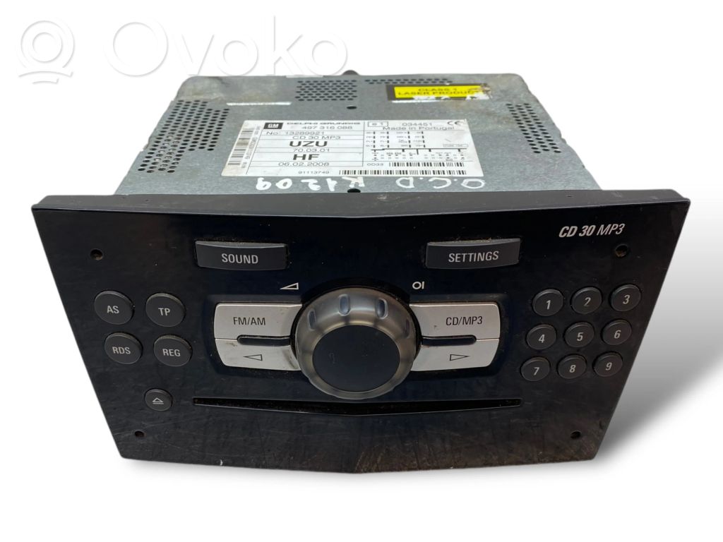 Radio / CD/DVD atskaņotājs / navigācija