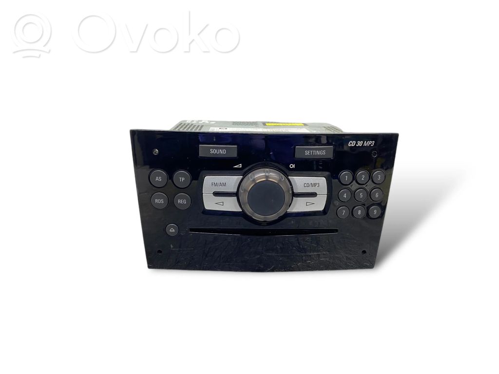 Radio / CD/DVD atskaņotājs / navigācija