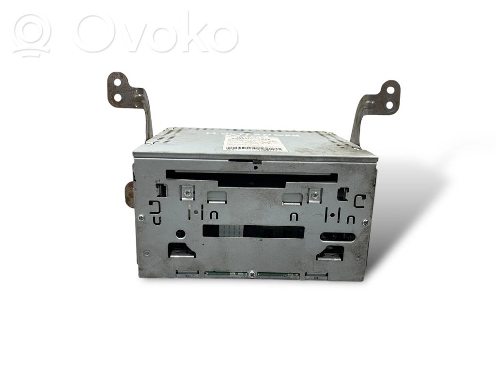 Radio / CD/DVD atskaņotājs / navigācija