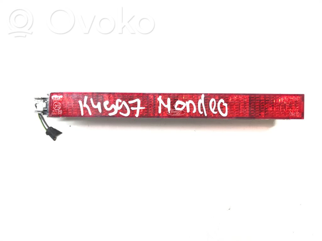 Papildu bremžu signāla lukturis