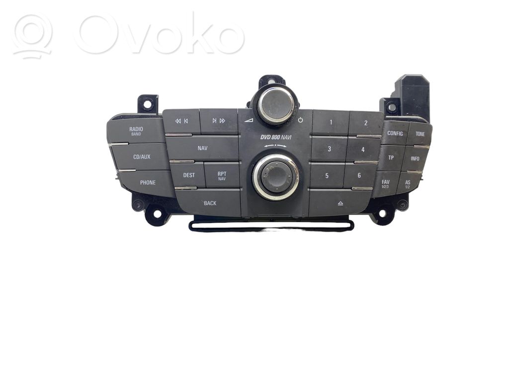 Radio / CD/DVD atskaņotājs / navigācija