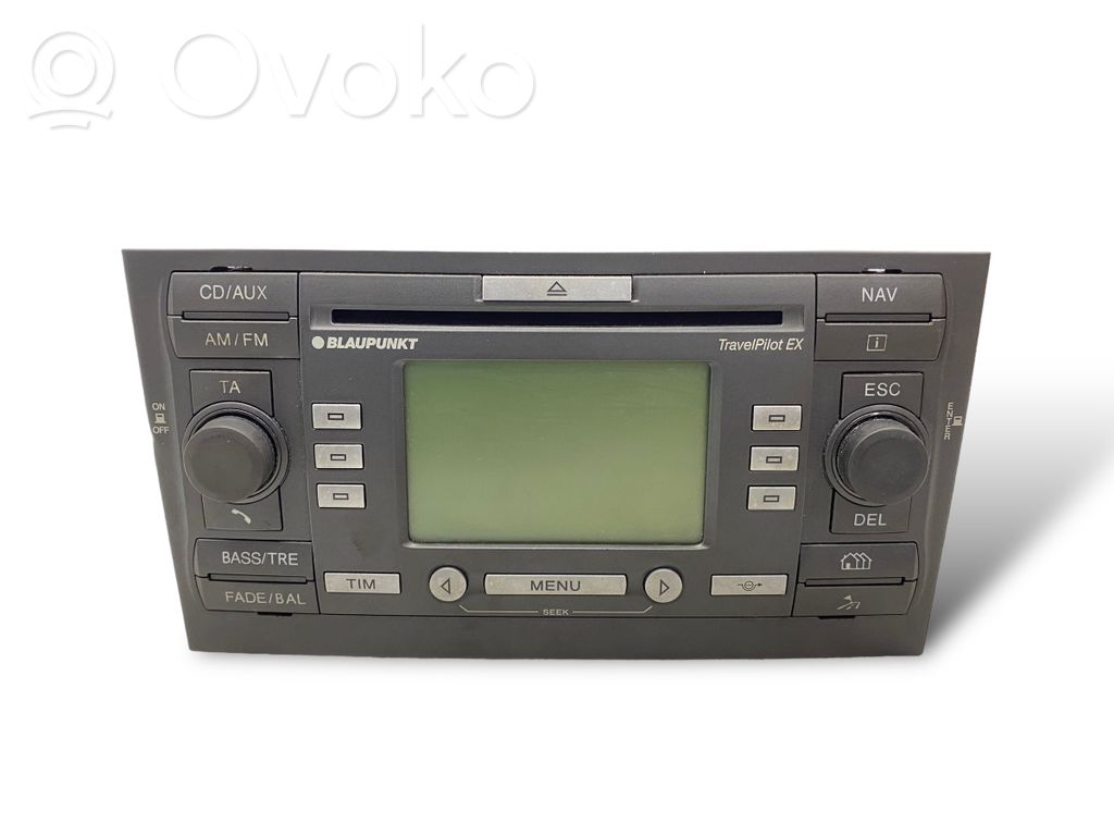 Radio / CD/DVD atskaņotājs / navigācija