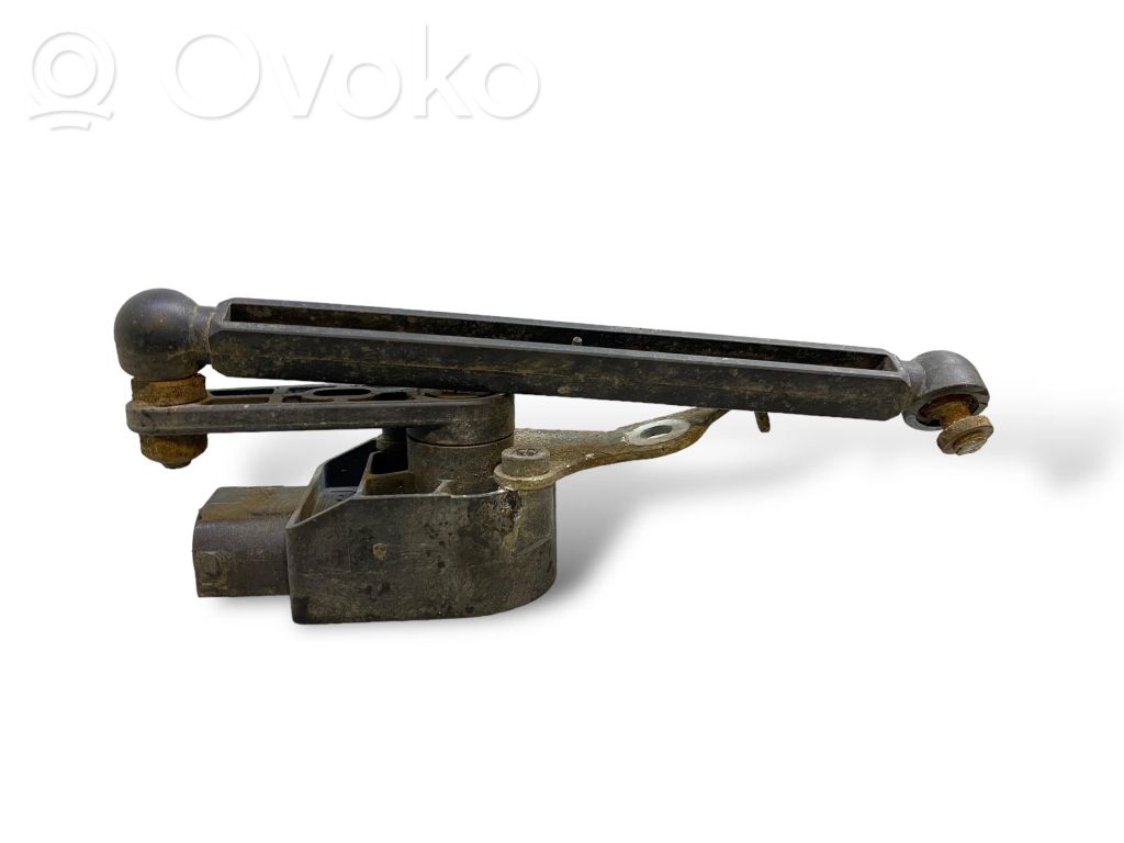 Augstuma sensors (priekšējo lukturu)