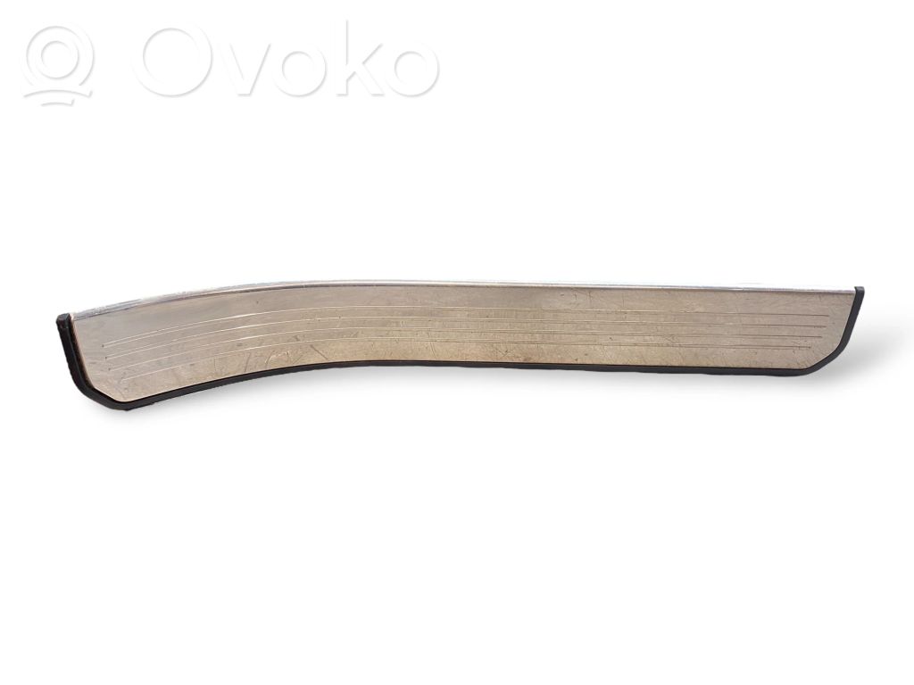 Aizmugurējā sliekšņa dekoratīvā apdare (iekšējā)
