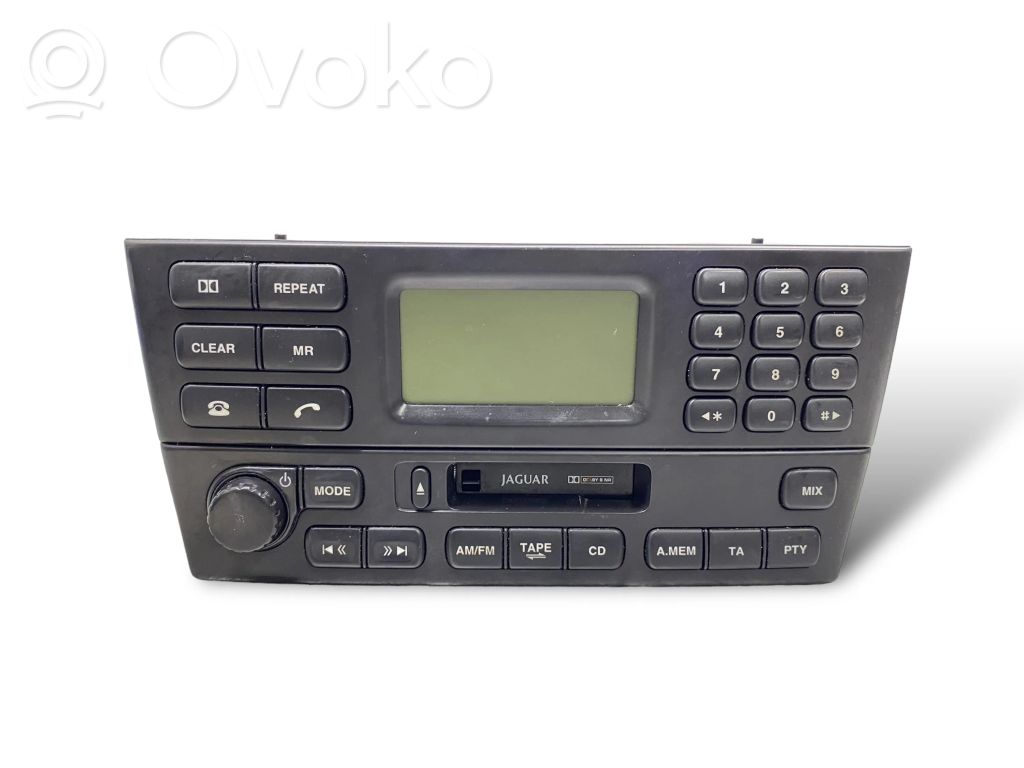 Radio / CD/DVD atskaņotājs / navigācija